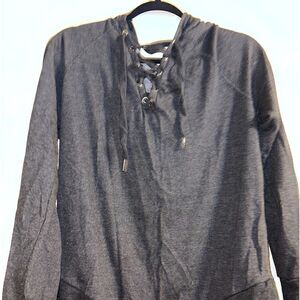 Moral fiber Tie up front long sleeve hooded top size large